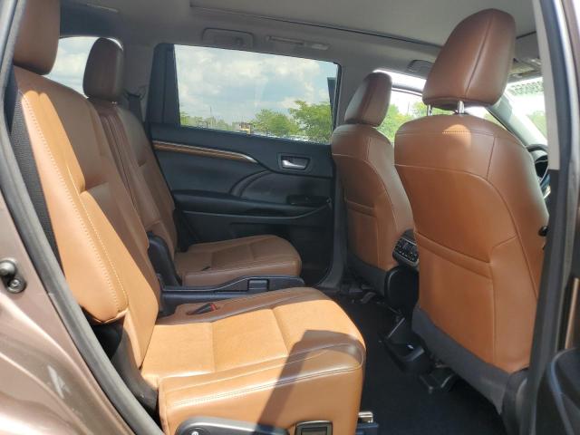 Photo 11 from auction – 2017 TOYOTA HIGHLANDER LIMITED with VIN 5TDDZRFH7HS449807
