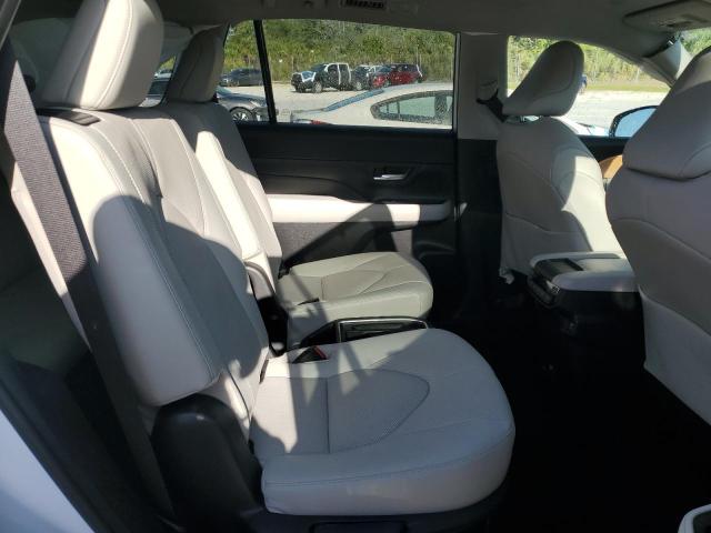 Photo 11 from auction – 2024 TOYOTA GRAND HIGH with VIN 5TDAAAA55RS007389