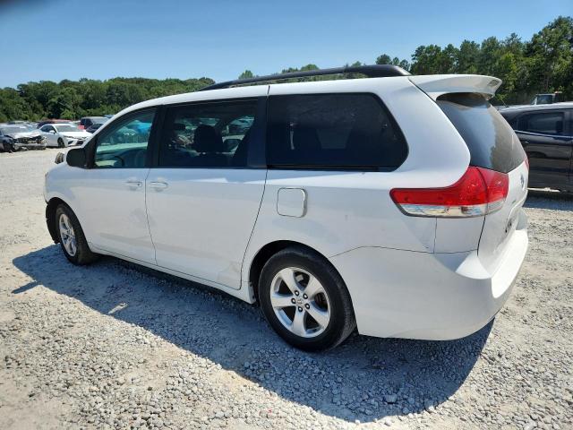Photo 2 from auction – 2014 TOYOTA SIENNA LE with VIN 5TDKK3DC9ES412382