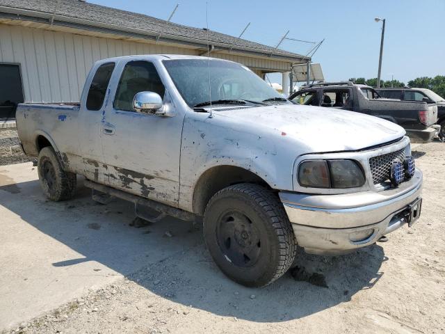 Photo 4 from auction – 2001 FORD F150 with VIN 2FTRX18W11CA46111
