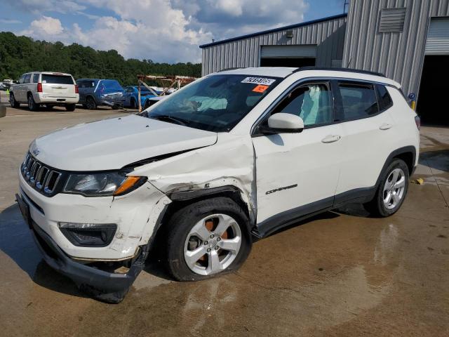 JEEP COMPASS LA 2019 with VIN 3C4NJCBB7KT693044 - Photo from auction