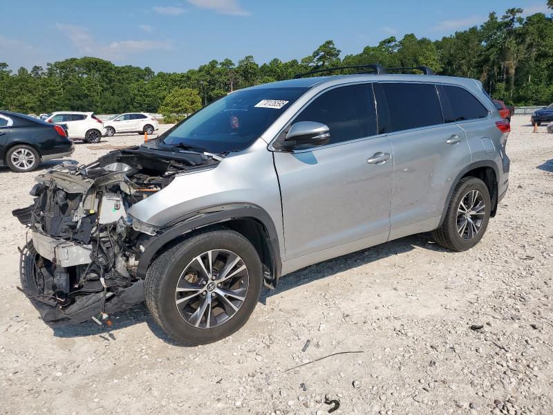 TOYOTA HIGHLANDER 2017 with VIN 5TDBZRFH0HS406126 - Photo from auction