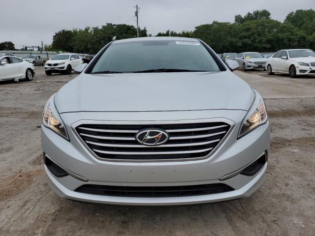 Photo 5 from auction – 2017 HYUNDAI SONATA SE with VIN 5NPE24AF5HH492274
