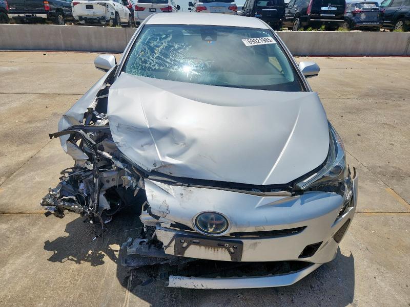 Photo 5 from auction – 2017 TOYOTA PRIUS with VIN JTDKBRFUXH3574519