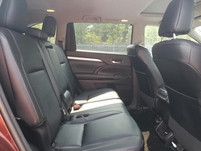 Photo 11 from auction – 2018 TOYOTA HIGHLANDER with VIN 5TDJZRFH1JS816080
