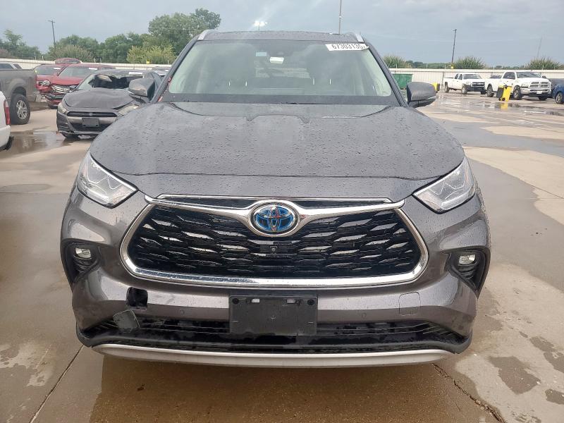 Photo 5 from auction – 2021 TOYOTA HIGHLANDER with VIN 5TDFARAHXMS012322