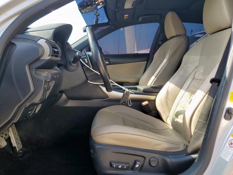 Photo 7 from auction – 2017 LEXUS IS 200T with VIN JTHBA1D21H5049759