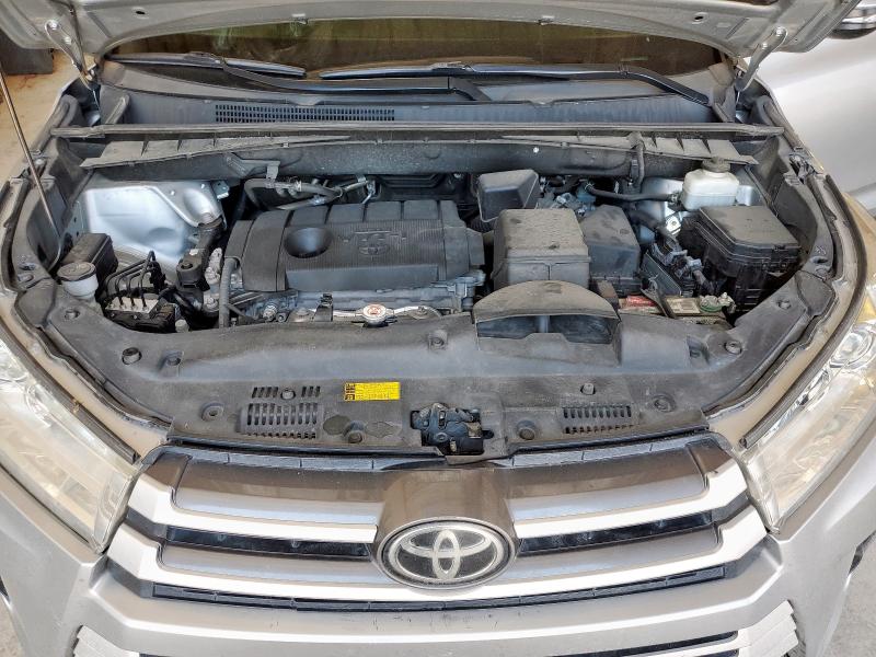Photo 12 from auction – 2019 TOYOTA HIGHLANDER with VIN 5TDZARFH9KS043578