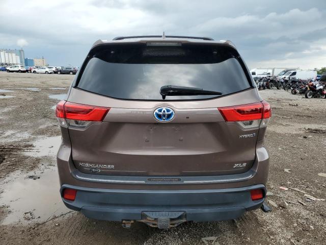 Photo 6 from auction – 2018 TOYOTA HIGHLANDER with VIN 5TDJGRFH3JS045417