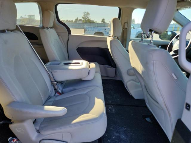 Photo 10 from auction – 2017 CHRYSLER PACIFICA T with VIN 2C4RC1DG1HR565547
