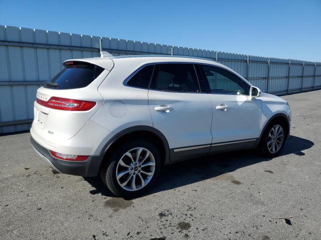Photo 3 from auction – 2017 LINCOLN MKC SELECT with VIN 5LMCJ2C92HUL04878