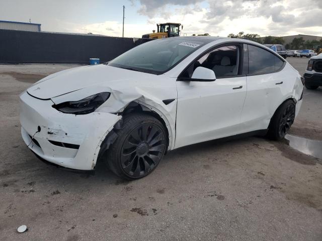 TESLA MODEL Y 2022 with VIN 7SAYGDEF8NF532305 - Photo from auction