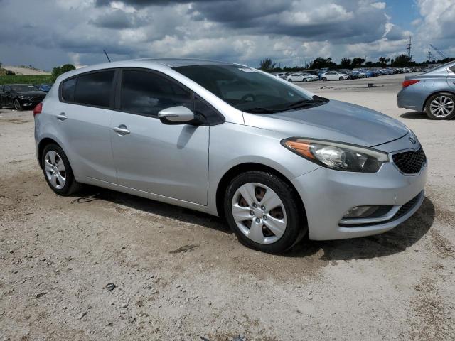 Photo 4 from auction – 2016 KIA FORTE LX with VIN KNAFK5A86G5572495