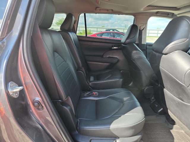 Photo 11 from auction – 2023 TOYOTA HIGHLANDER with VIN 5TDKBRCHXPS109954