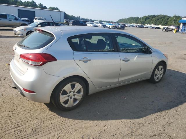 Photo 3 from auction – 2016 KIA FORTE LX with VIN KNAFK5A85G5654931