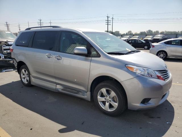 Photo 4 from auction – 2017 TOYOTA SIENNA LE with VIN 5TDKZ3DC9HS892083