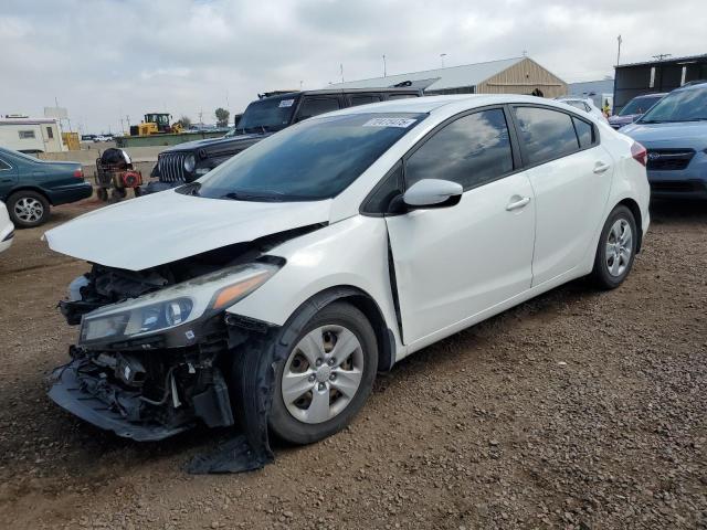 KIA FORTE LX 2017 مع رقم تعريف المركبة 3KPFK4A78HE121997 - صورة من المزاد