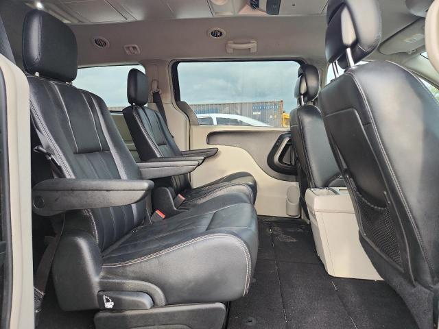Photo 11 from auction – 2014 CHRYSLER TOWN & COU with VIN 2C4RC1BG7ER434573