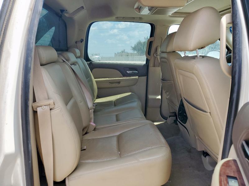Photo 10 from auction – 2011 CHEVROLET AVALANCHE LTZ with VIN 3GNTKGE34BG104516
