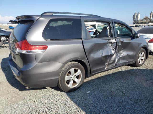 Photo 3 from auction – 2014 TOYOTA SIENNA LE with VIN 5TDKK3DCXES458979