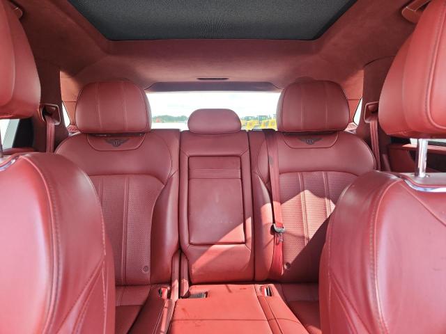 Photo 10 from auction – 2018 BENTLEY BENTAYGA with VIN SJAAC2ZV7JC019555