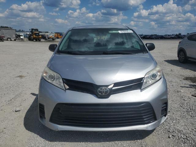 Photo 5 from auction – 2018 TOYOTA SIENNA L with VIN 5TDZZ3DC3JS952041