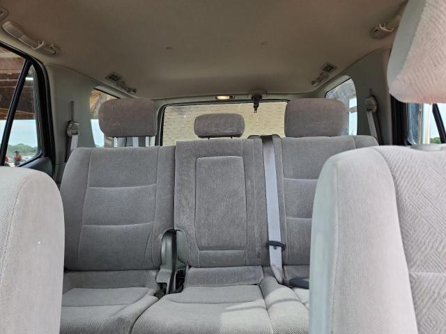 Photo 10 from auction – 2002 TOYOTA SEQUOIA SR with VIN 5TDZT34A52S075683