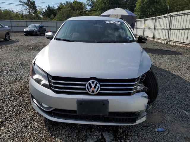 Photo 5 from auction – 2015 VOLKSWAGEN PASSAT S with VIN 1VWAT7A39FC118176