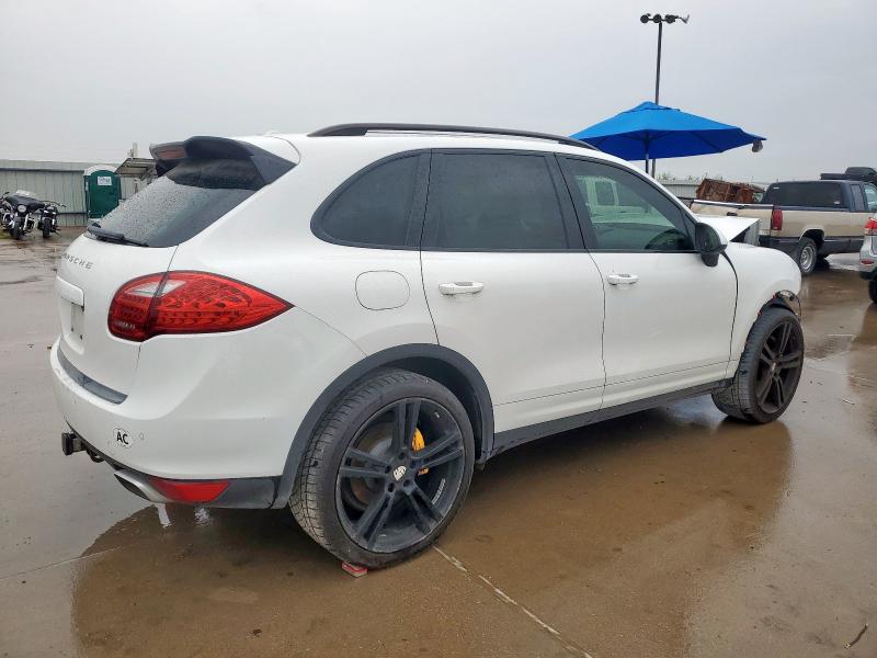 Photo 3 from auction – 2013 PORSCHE CAYENNE with VIN WP1AF2A2XDLA42211