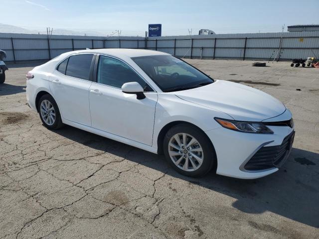 Photo 4 from auction – 2022 TOYOTA CAMRY LE with VIN 4T1C11AK2NU690507