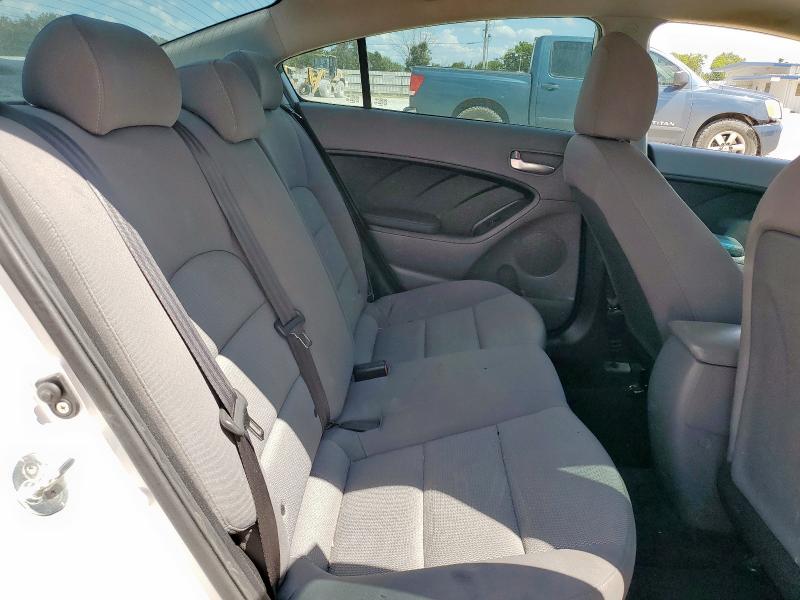 Zdjęcie 10 z aukcji – 2017 KIA FORTE LX z VIN 3KPFK4A78HE012987