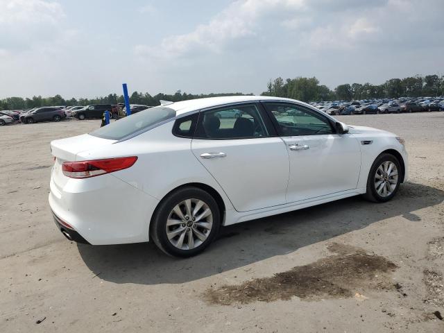 Photo 3 from auction – 2018 KIA OPTIMA LX with VIN 5XXGT4L33JG269063