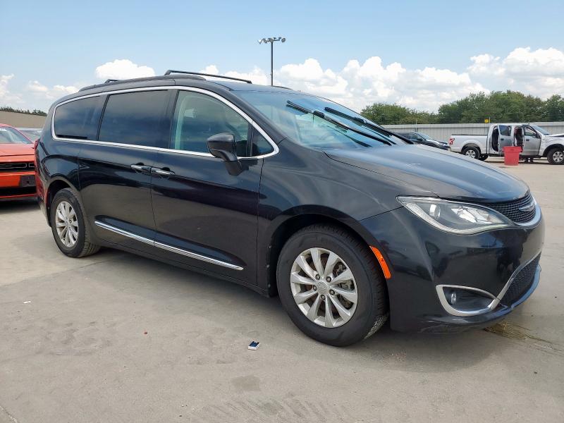Photo 4 from auction – 2017 CHRYSLER PACIFICA T with VIN 2C4RC1BG7HR642361