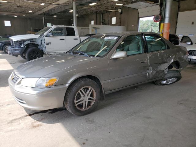 TOYOTA CAMRY CE 2000 with VIN 4T1BG22K2YU635722 - Photo from auction