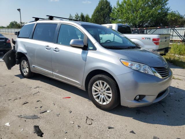 Photo 4 from auction – 2017 TOYOTA SIENNA XLE with VIN 5TDYZ3DC1HS891066