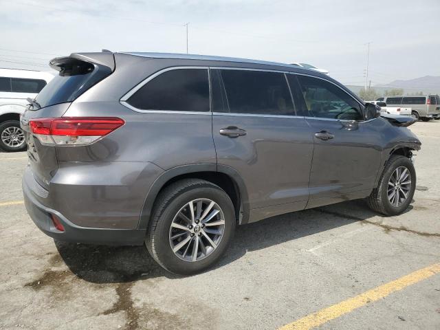 Zdjęcie 3 z aukcji – 2018 TOYOTA HIGHLANDER z VIN 5TDKZRFH6JS539818