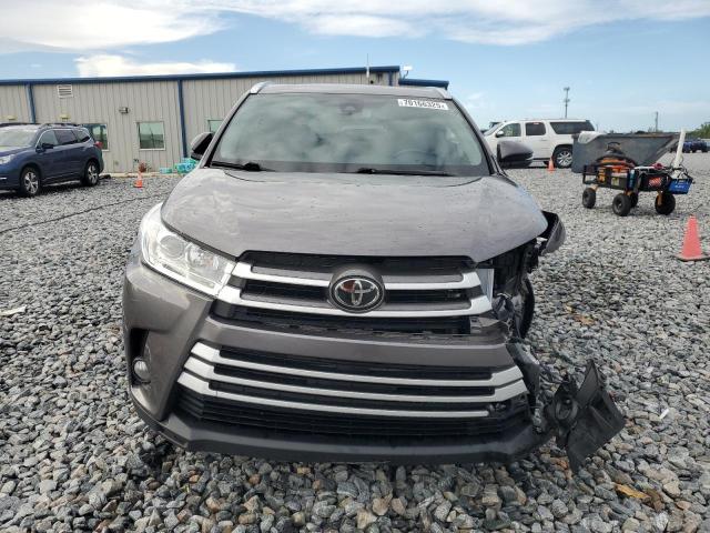 Photo 5 from auction – 2018 TOYOTA HIGHLANDER with VIN 5TDKZRFH1JS535000
