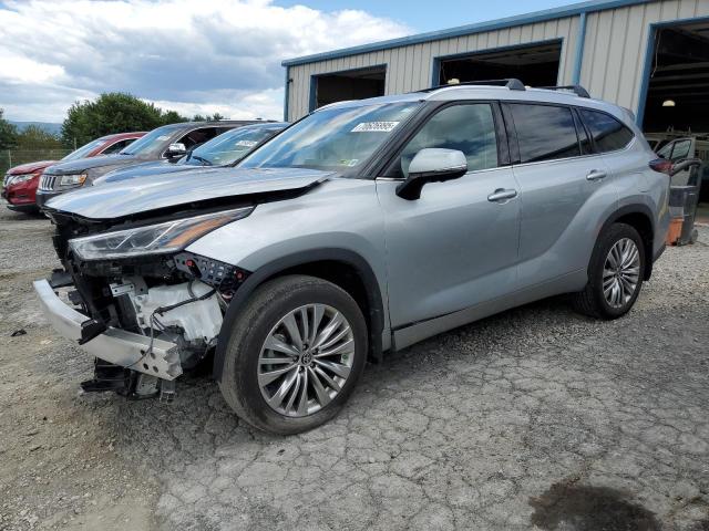 TOYOTA HIGHLANDER 2024 with VIN 5TDKDRBH9RS556791 - Photo from auction