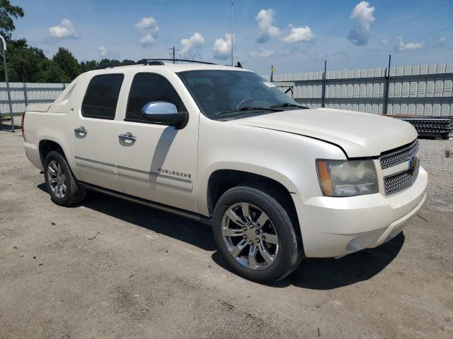 Photo 4 from auction – 2011 CHEVROLET AVALANCHE with VIN 3GNTKGE37BG327584
