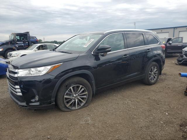 TOYOTA HIGHLANDER 2017 with VIN 5TDJZRFH9HS451240 - Photo from auction
