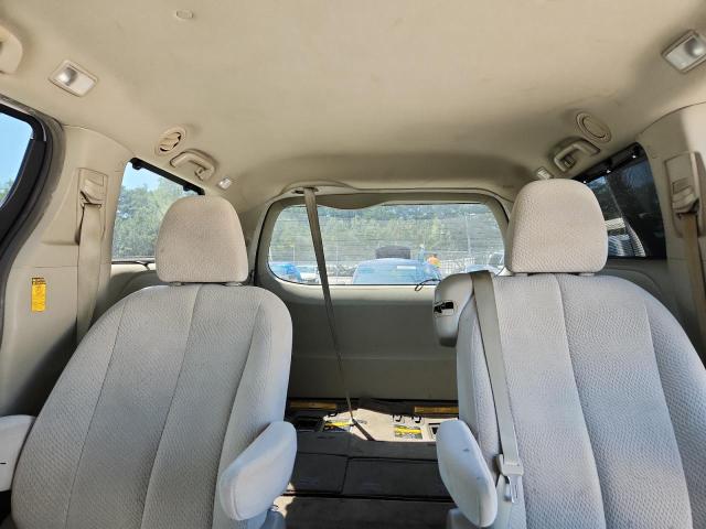Photo 10 from auction – 2014 TOYOTA SIENNA LE with VIN 5TDKK3DC9ES412382