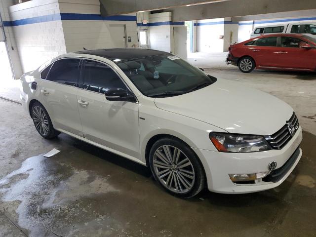Photo 4 from auction – 2015 VOLKSWAGEN PASSAT with VIN 1VWBS7A30FC083468