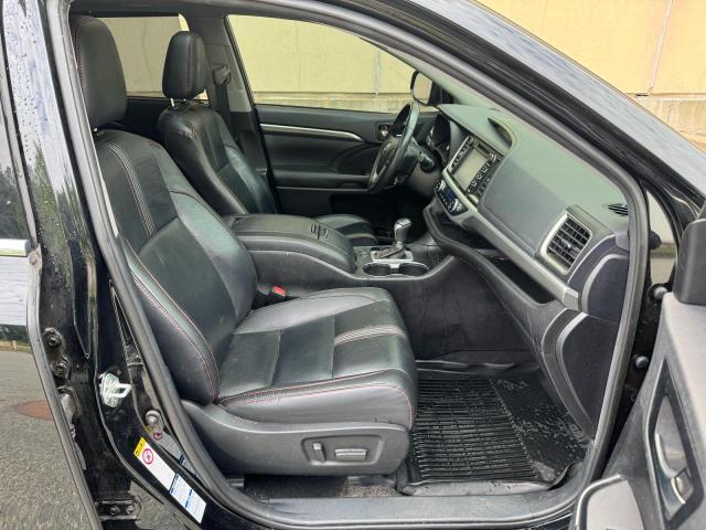 Photo 5 from auction – 2019 TOYOTA HIGHLANDER with VIN 5TDJZRFH9KS626111