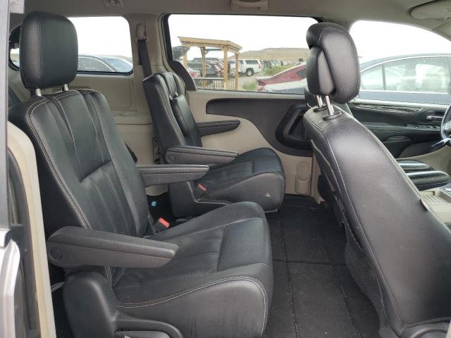 Photo 11 from auction – 2016 CHRYSLER TOWN & COU with VIN 2C4RC1BG9GR290110