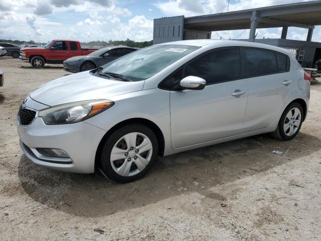 KIA FORTE LX 2016 with VIN KNAFK5A86G5572495 - Photo from auction