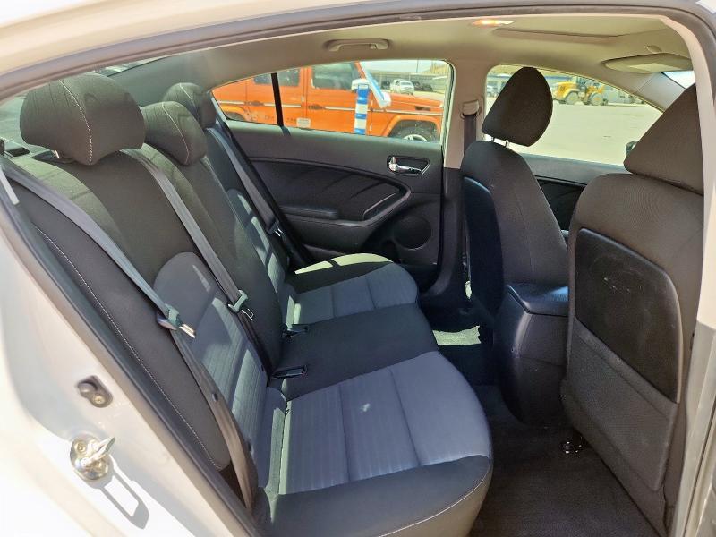 Photo 10 from auction – 2018 KIA FORTE S with VIN 3KPFL4A74JE198028