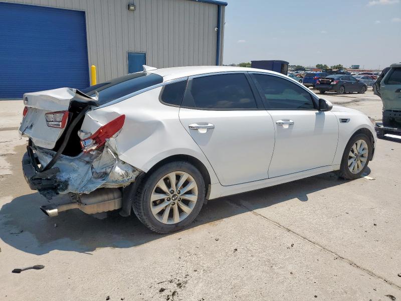 Photo 3 from auction – 2017 KIA OPTIMA LX with VIN 5XXGT4L30HG145990