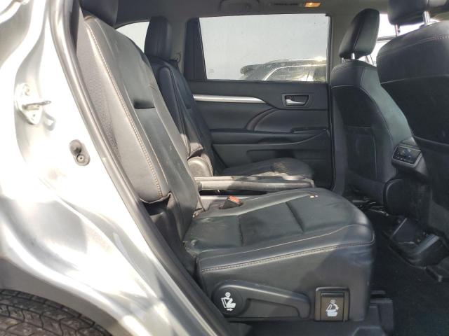 Photo 11 from auction – 2019 TOYOTA HIGHLANDER with VIN 5TDKZRFH3KS569148