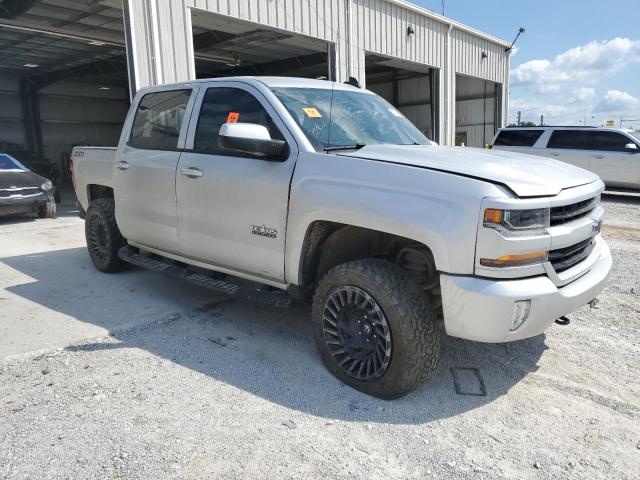 Photo 4 from auction – 2018 CHEVROLET SILVERADO with VIN 3GCUKREC6JG423603