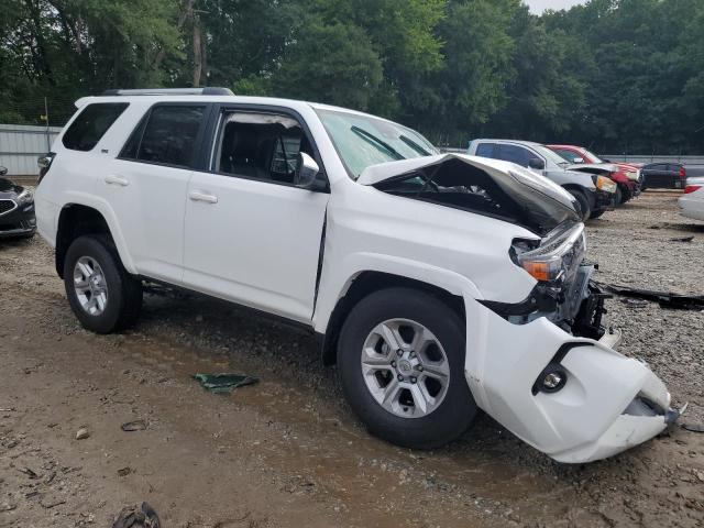 Photo 4 from auction – 2022 TOYOTA 4RUNNER SR with VIN JTEEU5JR1N5276780